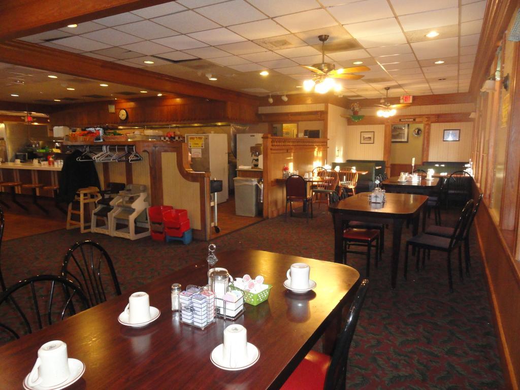 Grand Rapids Inn Wyoming Ngoại thất bức ảnh